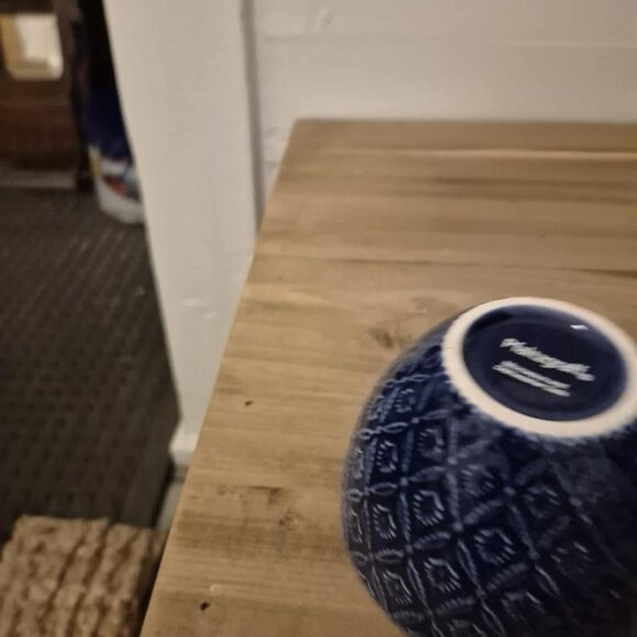 Pfaltzgraff Old England print coffee mug. Dark blue with black rim. Perfect cond - Picture 3 of 6